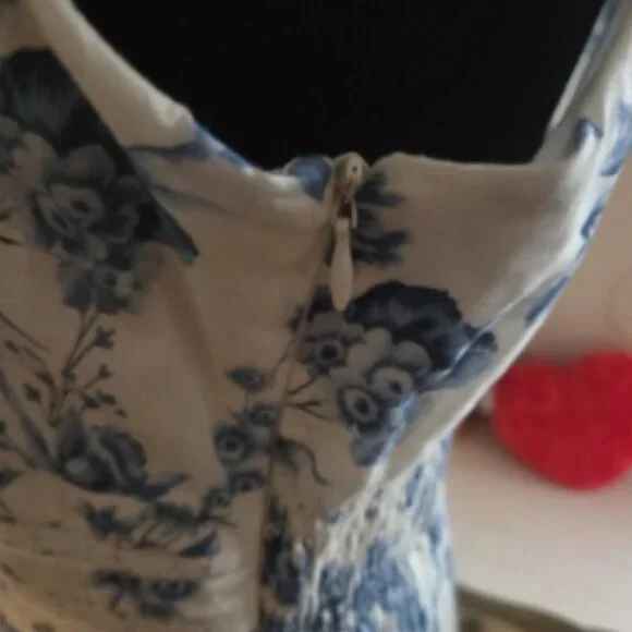 TAYLOR Floral Spring Dress - Picture 9 of 12